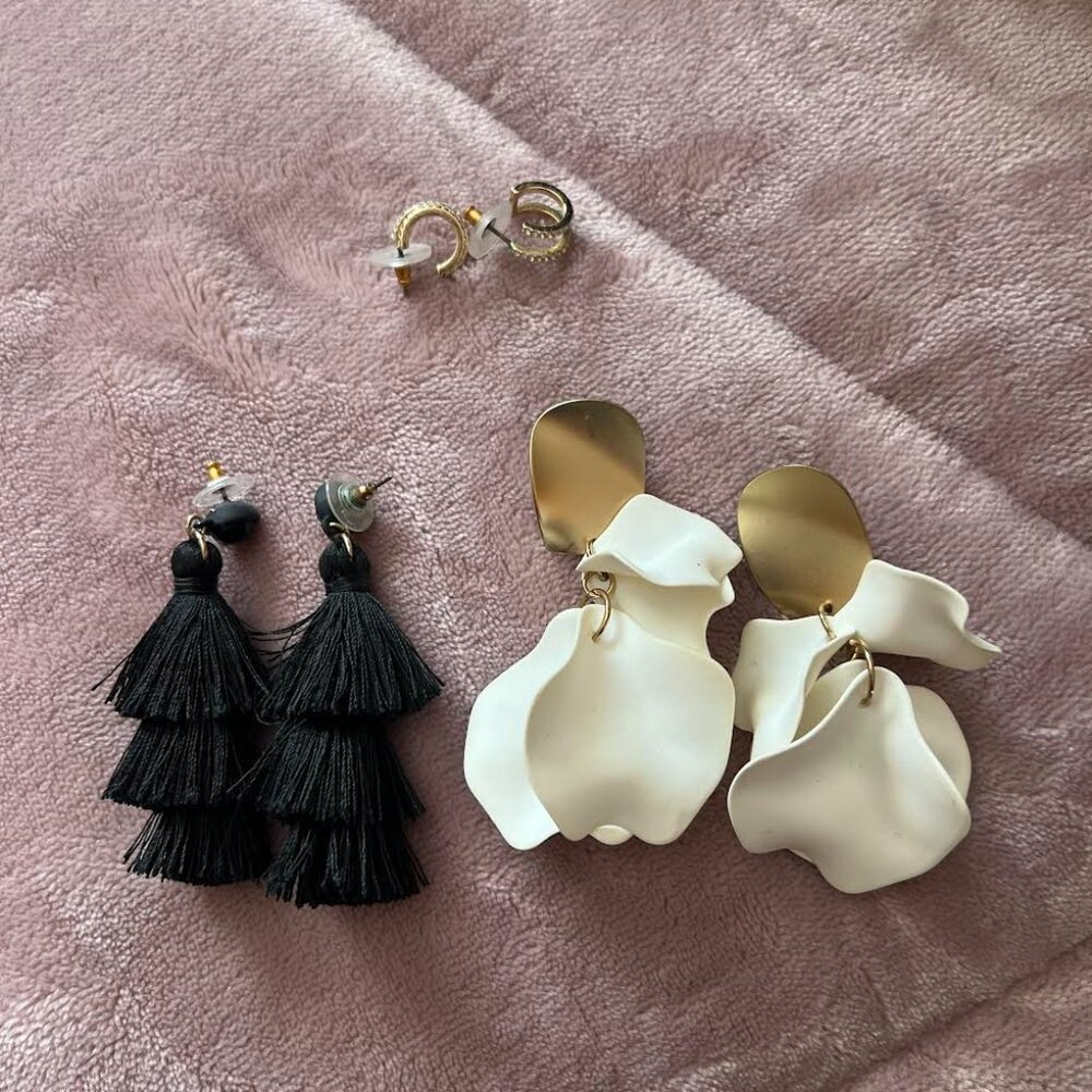 Lot of 3 Earrings